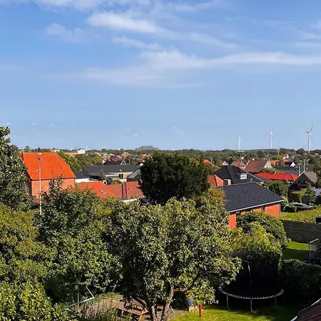 I Taet Pa Centrum Og Havn * אסביירג