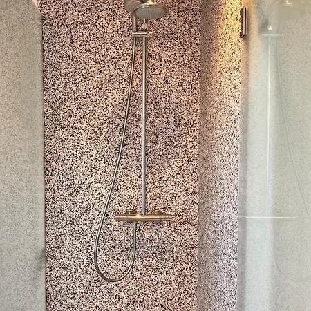 I Taet Pa Centrum Og Havn