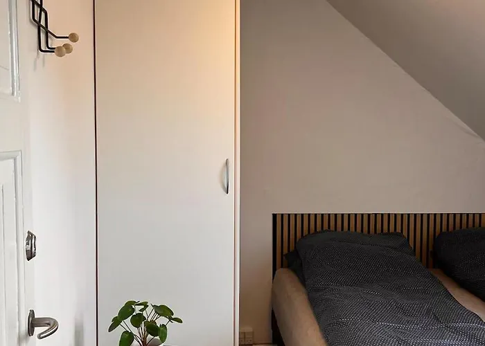 I Taet Pa Centrum Og Havn דירה